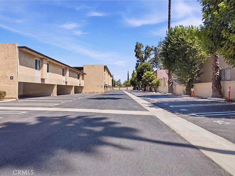 15425 Sherman Way #101 — Photo 22