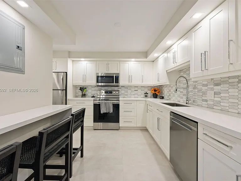 3500 Galt Ocean Dr #803 — Photo 24