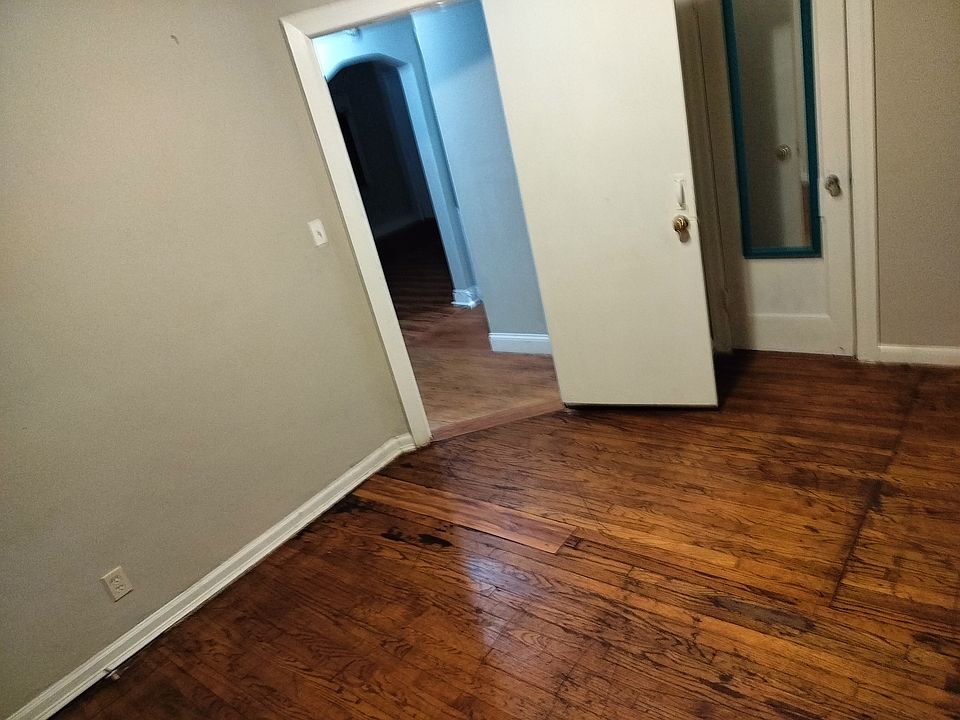 2nd image of 707 N Willow Ave