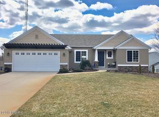 444 Greenmeadow Ct SE, Caledonia, MI