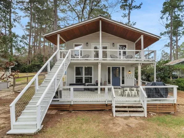 21 Red Bird Ln, Coldspring, TX 77331