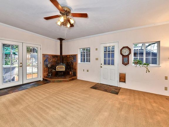 5th image of 103 Rosewood Dr