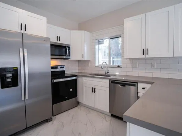 2284 NW 82nd St, Miami, FL