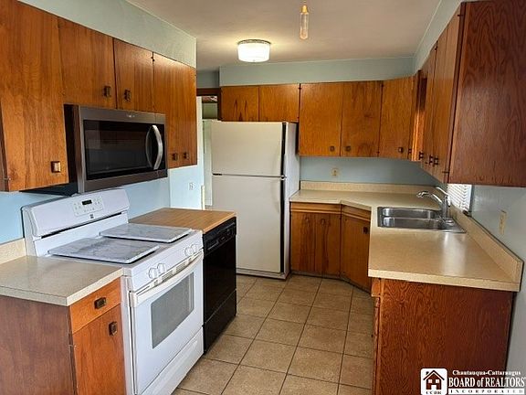 3rd image of 3579 Nutt Rd