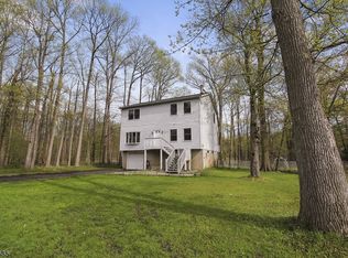 63 Camp Ln, Fairfield, NJ 07004