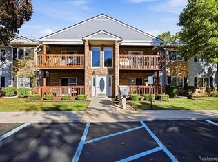 1176 Shoemaker Dr #39, Westland, MI 48185