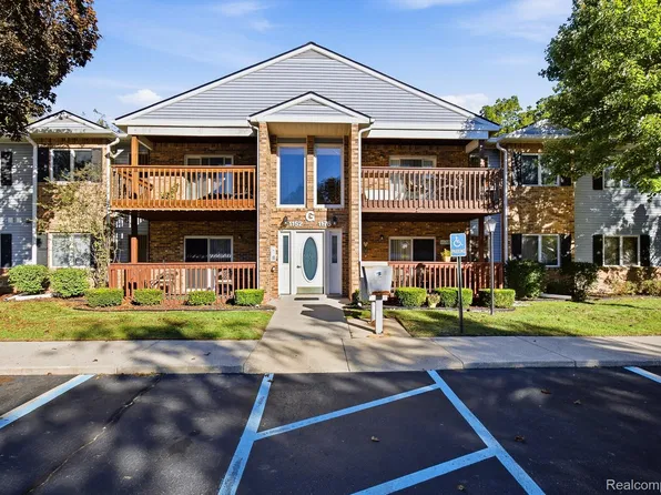 1176 Shoemaker Dr #39, Westland, MI 48185