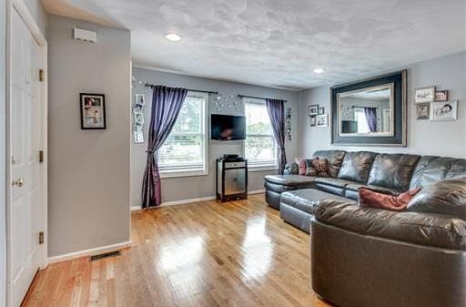 3rd image of 415 Washington Ave #A