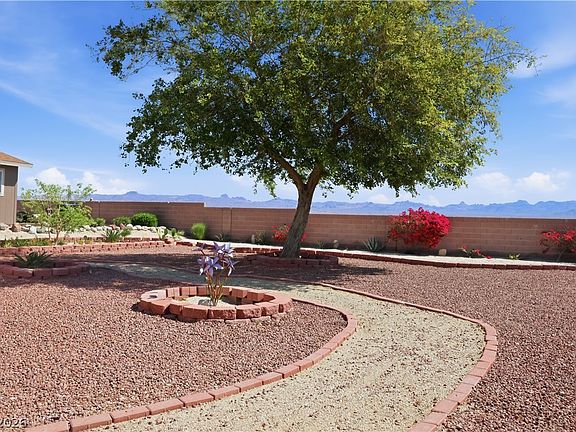 2nd image of 3280 Del Monte St