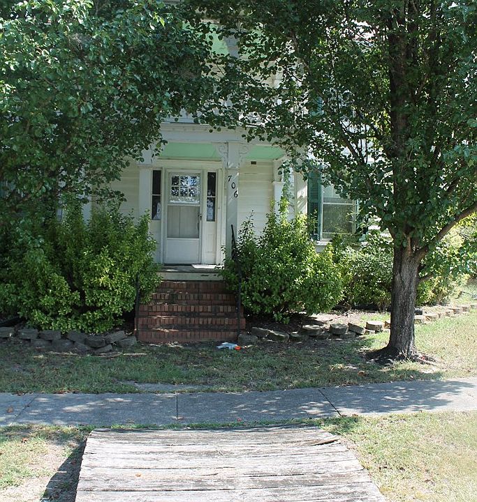 706 N Main St, Winton, NC 27986 Zillow