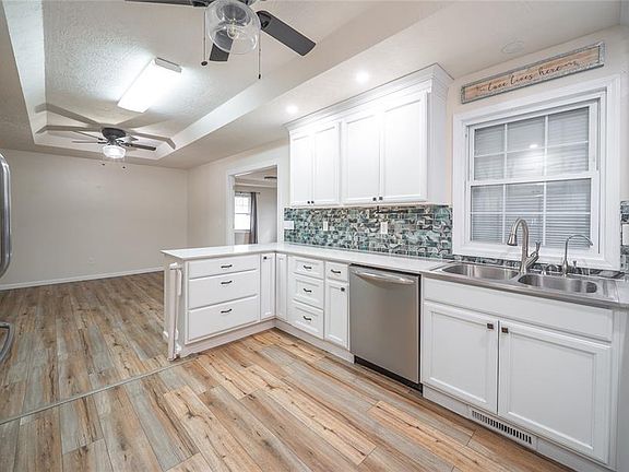 4th image of 30400 Peach Blossom Ln