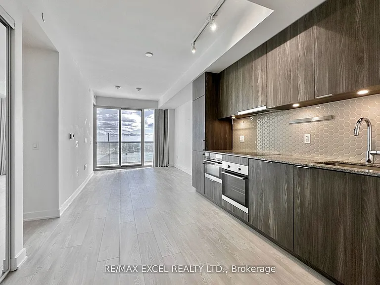 15 Queens Quay E #3101 — Photo 5