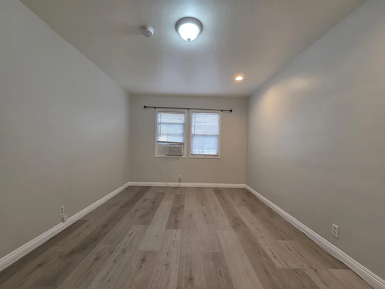 3705 S Victoria Ave — Photo 18