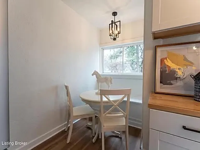 2145 Gladstone Ave — Photo 12