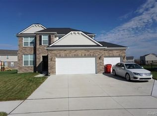 23453 Sunnyside Cir, Macomb, MI 48044