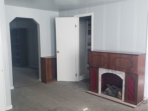 4th image of 1360 Herman St