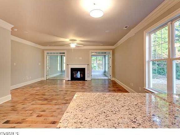 3rd image of 9543 Creek Summit Cir