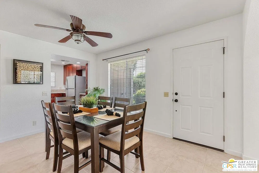 2 bed, 2.0 bath, 1175 sqft, $3,900 — Photo 2