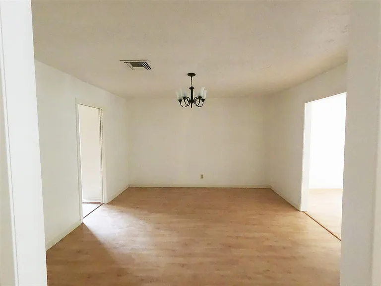 5231 Beechnut St — Photo 5