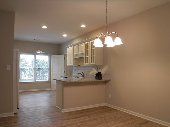 Dining room & breakfast area