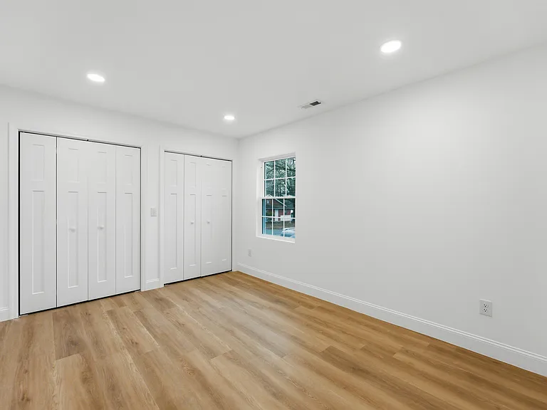 523 Biltmore St — Photo 18