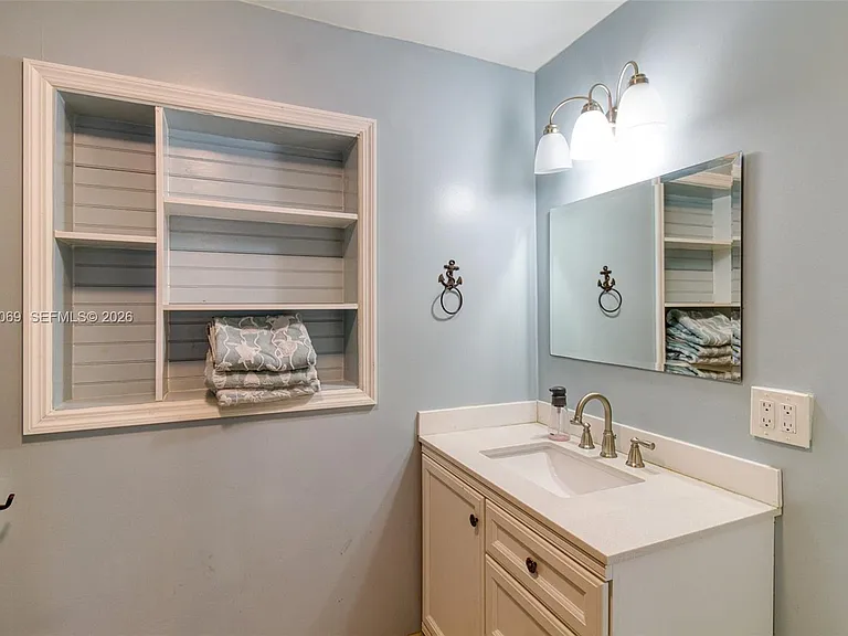 3039 Grant St — Photo 20