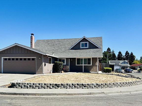 2nd image of 295 Honeysuckle Drive