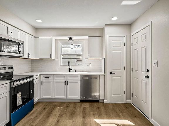 Kitchen - All new appliances