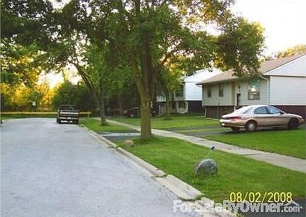 2nd image of 107 E Maple Dr