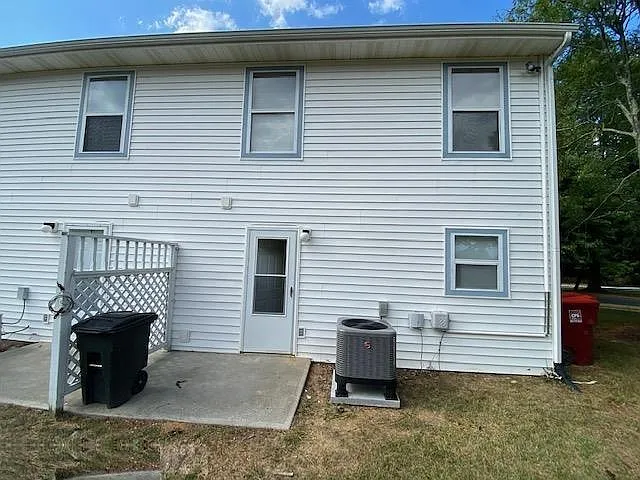 201 Pheasant Run Dr — Photo 2