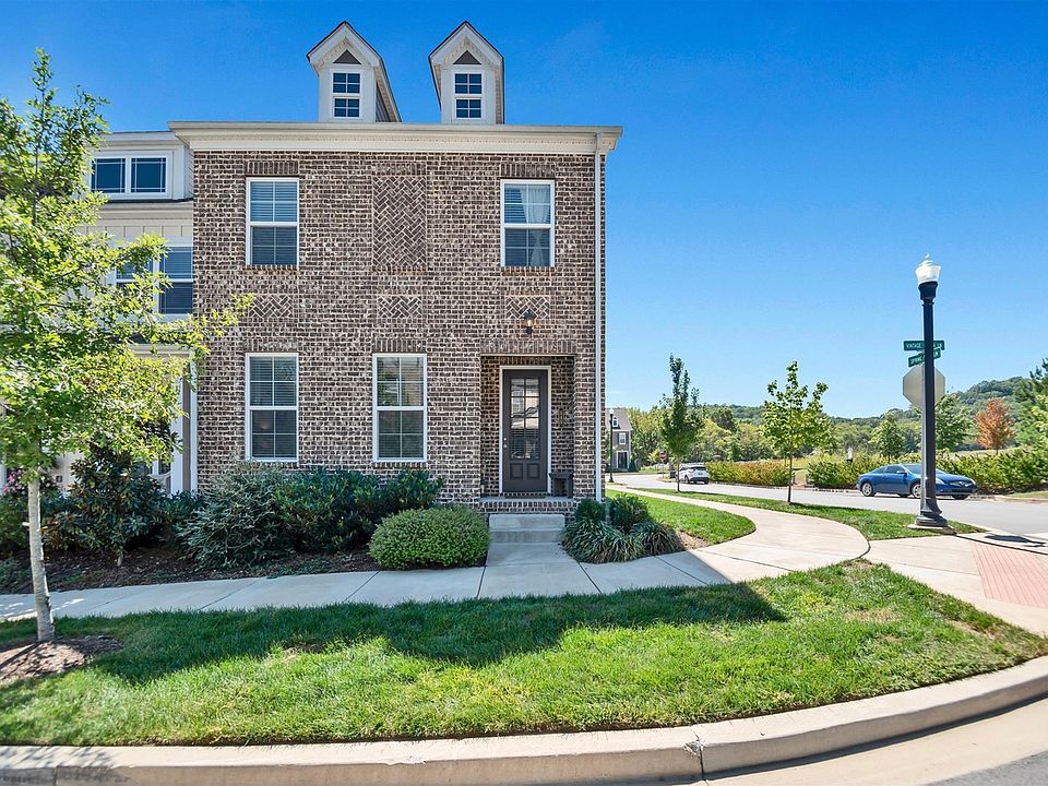 1st image of 545 Vintage Green Ln