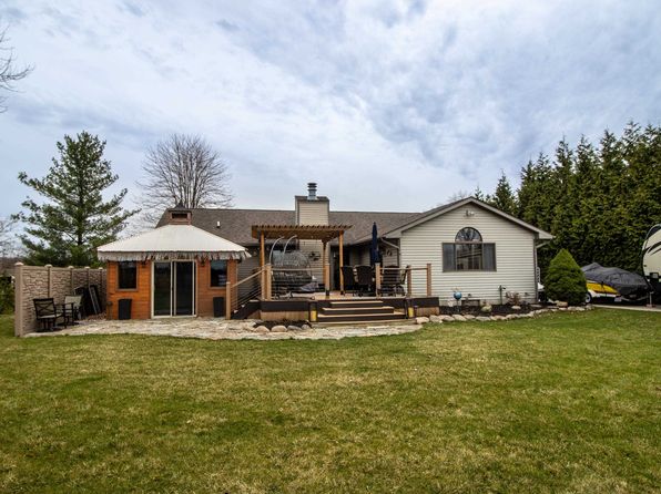 7042 Calkins Rd, Flint, MI 48532