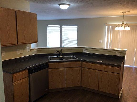 3rd image of 217 Hartford Ct