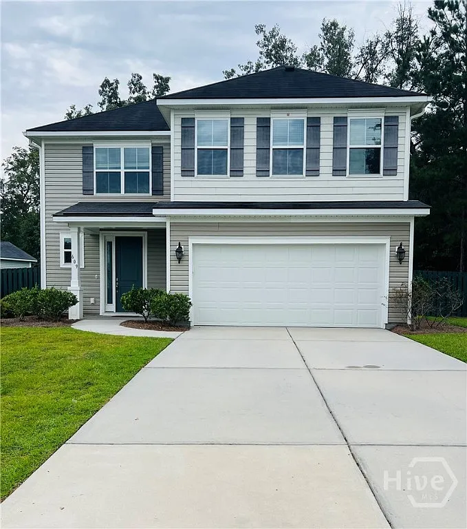 4 bed, 2.5 bath, 2172 sqft, $2,600 — Photo 2