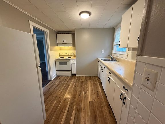 5th image of 405 Budd St APT 3