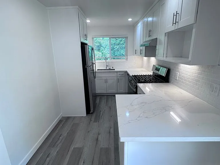 221 N El Camino Real — Photo 22