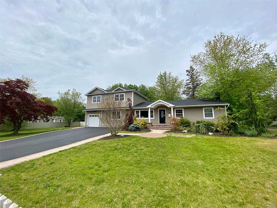 1st image of 23 Searington Dr