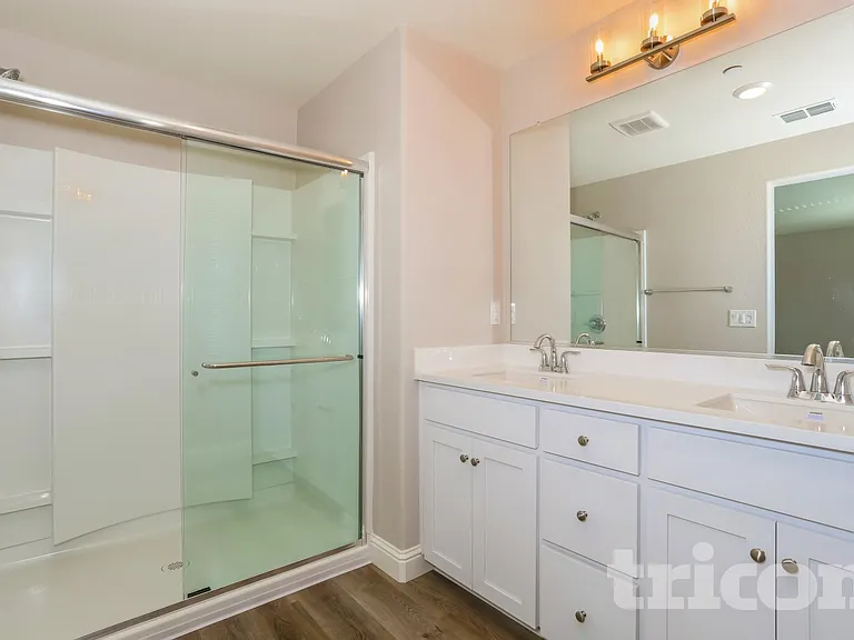 1265 Victorian St — Photo 12