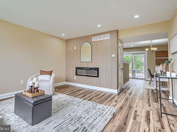 3rd image of 632 Charraway Rd