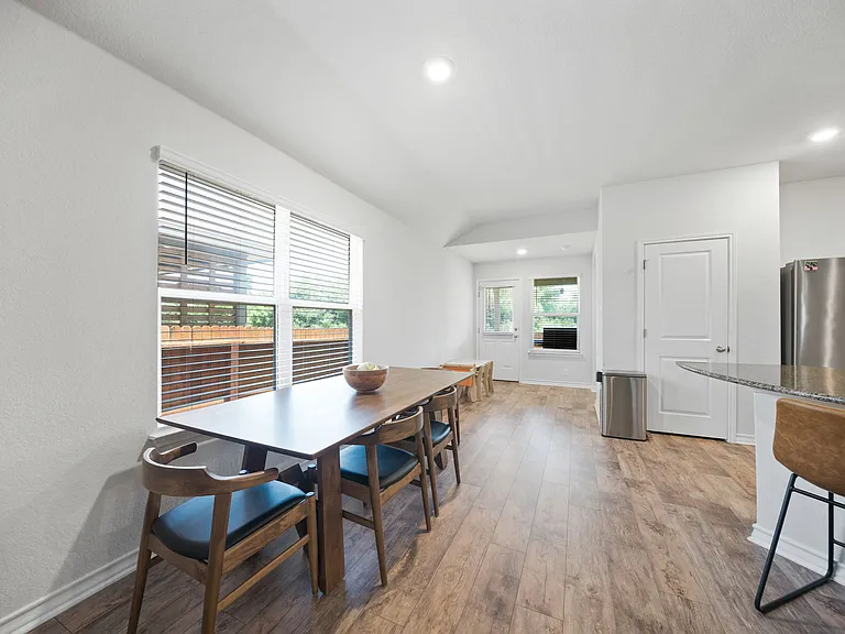 9902 Baytown Coast — Photo 21