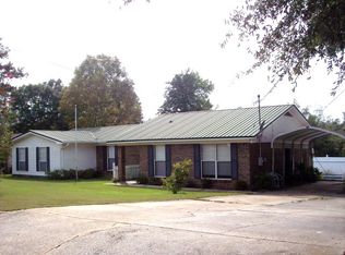 212 Hollis Dr, Newton, AL 36352