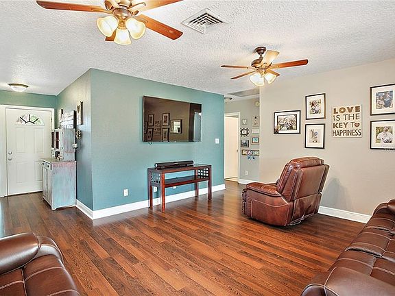 4th image of 1218 Chestnut Ct