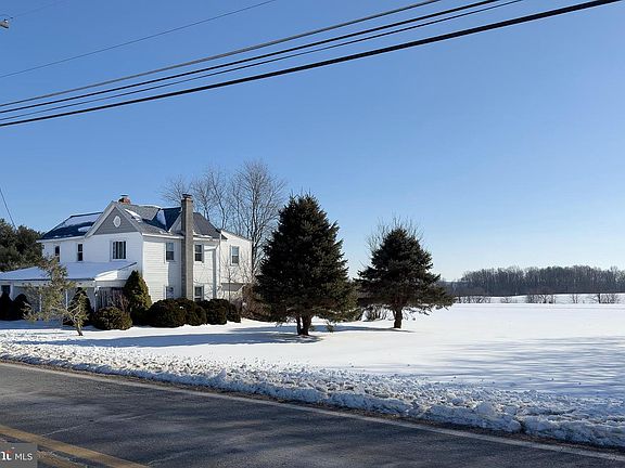 2nd image of 1501 Hoods Mill Rd