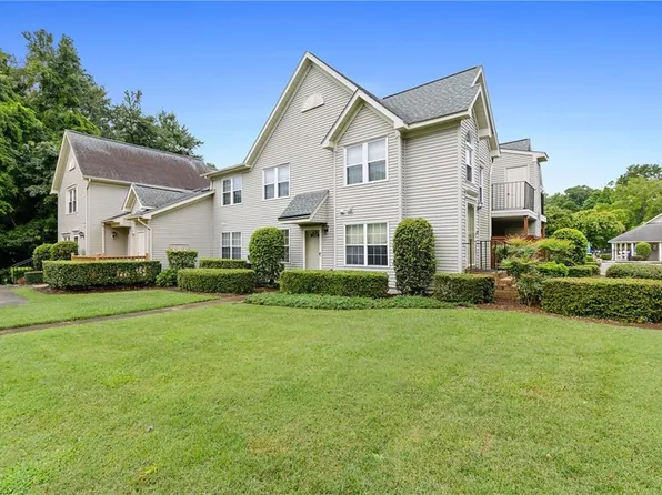 2333 London Pointe Dr, Virginia Beach, VA 23454