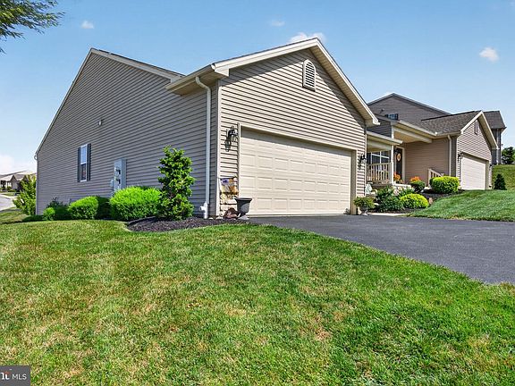 3rd image of 107 Shetland Dr #106