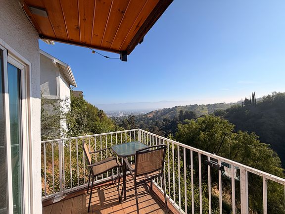 5th image of 3910 Cody Rd