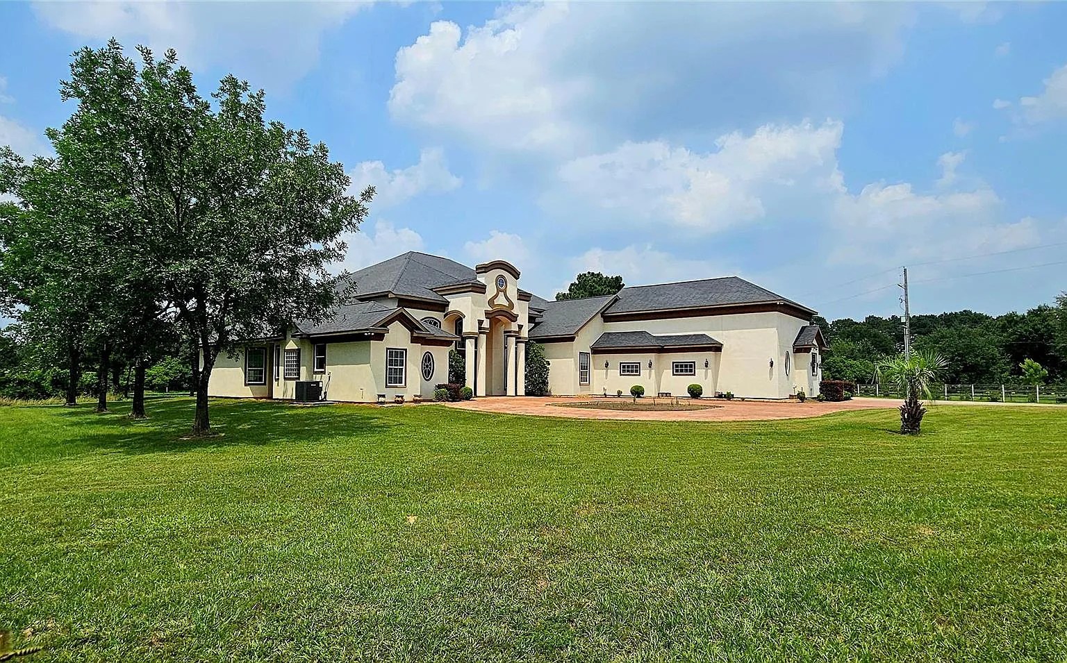4 bed, 7.0 bath, 6302 sqft, $6,950 — Photo 4