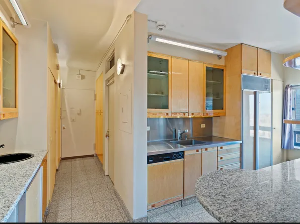 425 East 58th Street image 16 of 22
