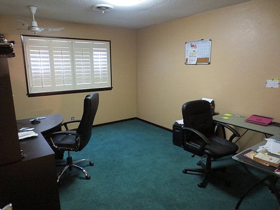 5th image of 411 Taos Dr