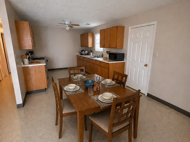 325 Carpenter St — Photo 3